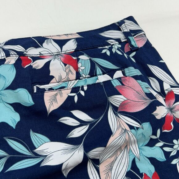 St Johns Bay Shorts Womens Size 18 Blue Floral Tropical Mid Rise Floral Beach - Picture 4 of 8